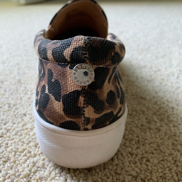 Steve Madden Gils Platform slip on - Picture 3 of 3